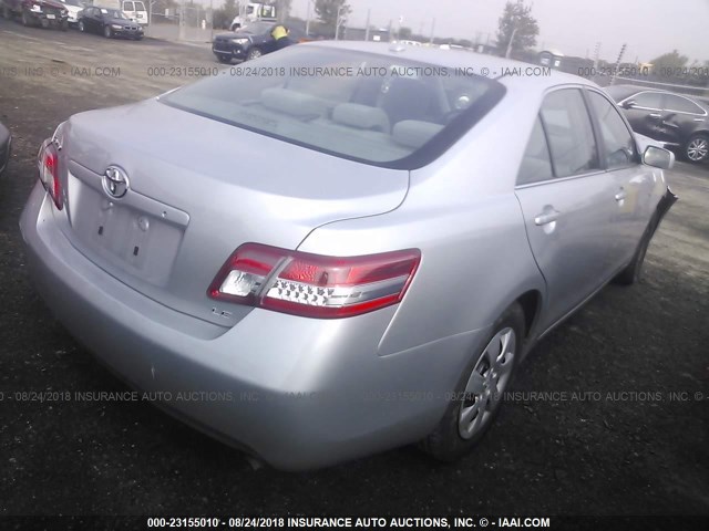 4T1BF3EKXAU096034 - 2010 TOYOTA CAMRY SE/LE/XLE ვერცხლისფერი ფოტო 4