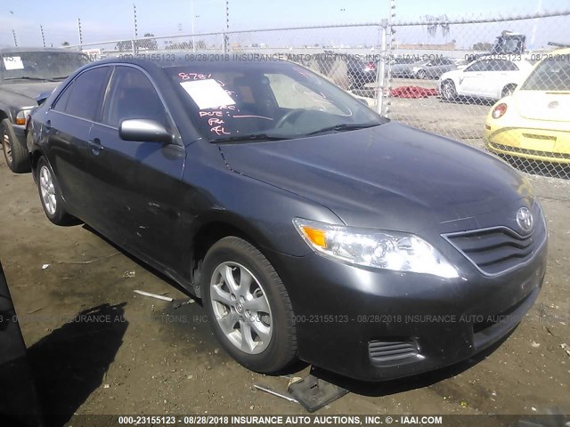 4T4BF3EK3BR151074 - 2011 TOYOTA CAMRY SE/LE/XLE ნაცრისფერი ფოტო 1