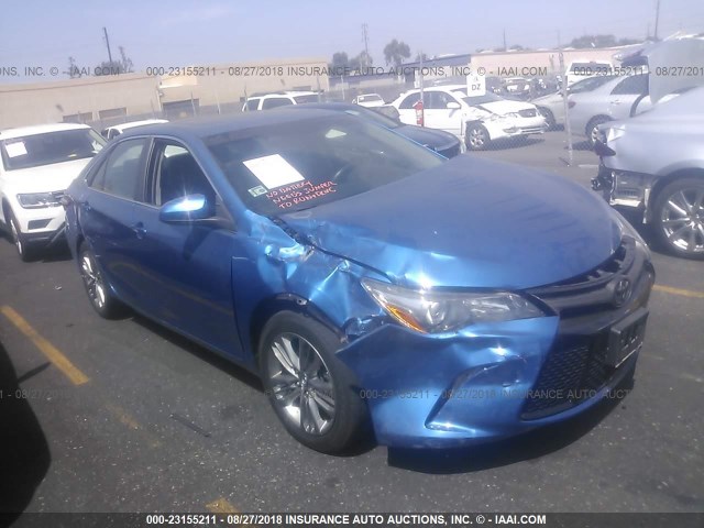 4T1BF1FK7HU646142 - 2017 TOYOTA CAMRY LE/XLE/SE/XSE 蓝色 照片 1
