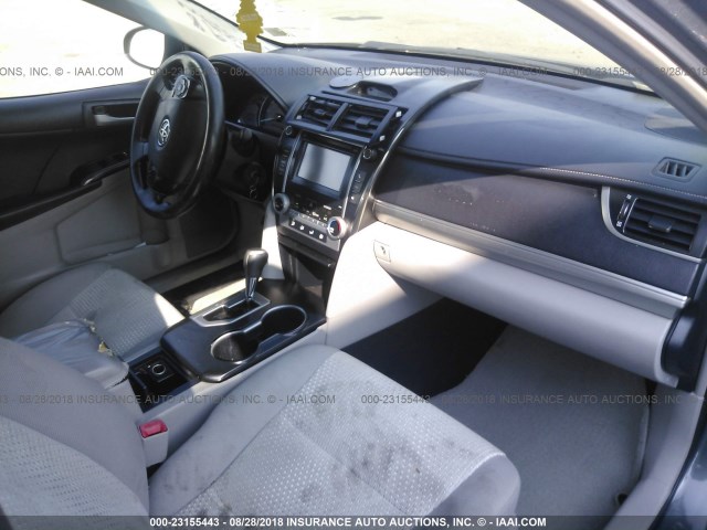 4T1BF1FK8CU002108 - 2012 TOYOTA CAMRY SE/LE/XLE GRAY photo 5
