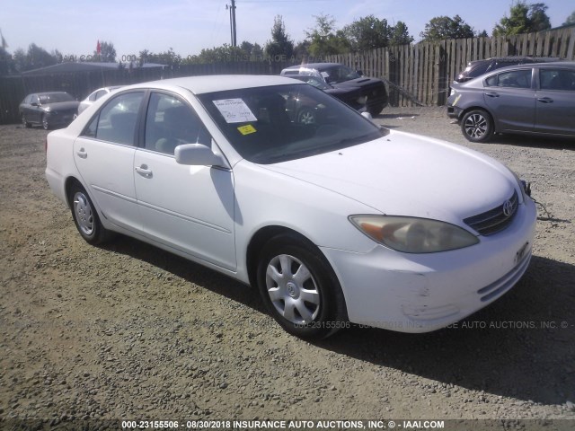4T1BE32K52U011318 - 2002 TOYOTA CAMRY LE/XLE/SE 白色 照片 1