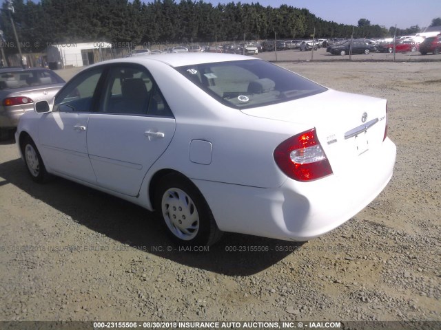 4T1BE32K52U011318 - 2002 TOYOTA CAMRY LE/XLE/SE 白色 照片 3