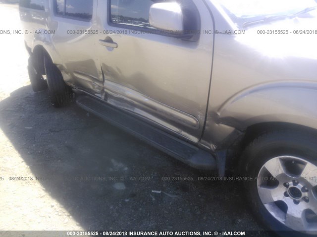 5N1AR18W76C650570 - 2006 NISSAN PATHFINDER LE/SE/XE 灰色 照片 6