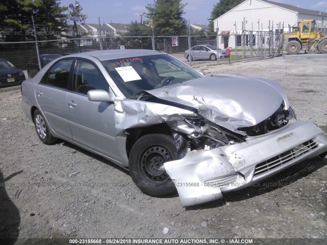 4T1BE32K25U613176 - 2005 TOYOTA CAMRY LE/XLE/SE SILVER photo 1