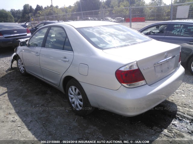 4T1BE32K25U613176 - 2005 TOYOTA CAMRY LE/XLE/SE Gümüş foto 3