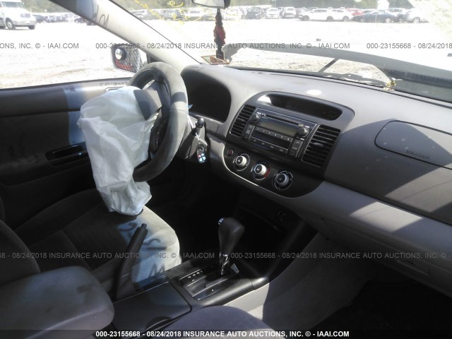 4T1BE32K25U613176 - 2005 TOYOTA CAMRY LE/XLE/SE Gümüş foto 5