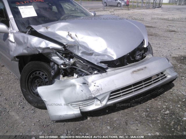 4T1BE32K25U613176 - 2005 TOYOTA CAMRY LE/XLE/SE SILVER photo 6