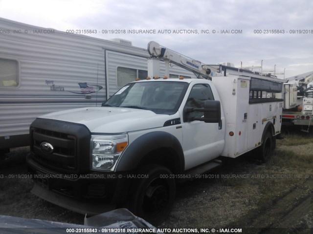 1FDUF5GY4BEC03130 - 2011 FORD F550 SUPER DUTY WHITE photo 2