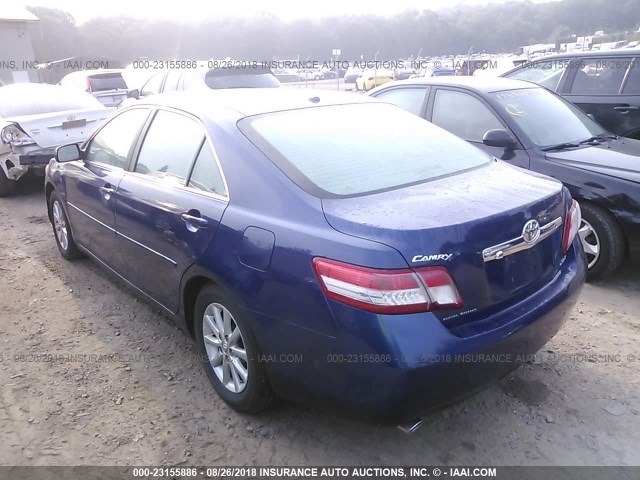 4T1BK3EK4BU615429 - 2011 TOYOTA CAMRY SE/LE/XLE 深蓝色 照片 3