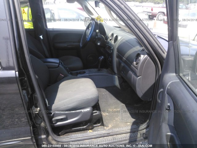 1J4GK48K33W504110 - 2003 JEEP LIBERTY SPORT/FREEDOM შავი ფოტო 5