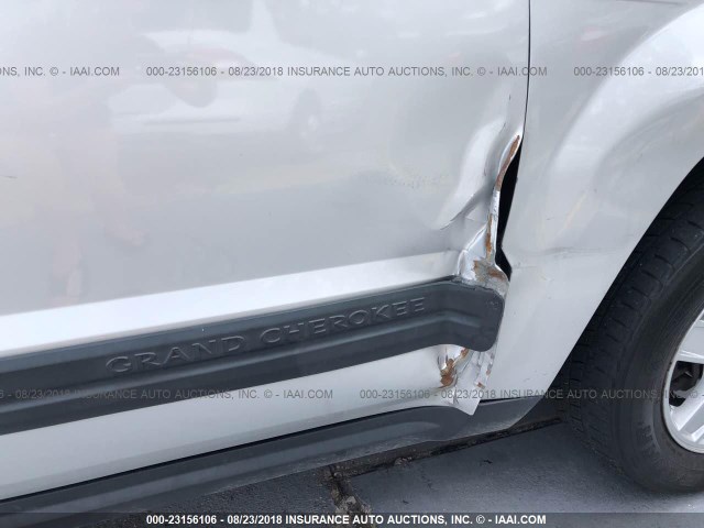 1J4GS48K35C582908 - 2005 JEEP GRAND CHEROKEE LAREDO/COLUMBIA/FREEDOM 银色 照片 6