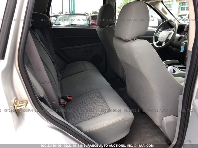 1J4GS48K35C582908 - 2005 JEEP GRAND CHEROKEE LAREDO/COLUMBIA/FREEDOM 银色 照片 8