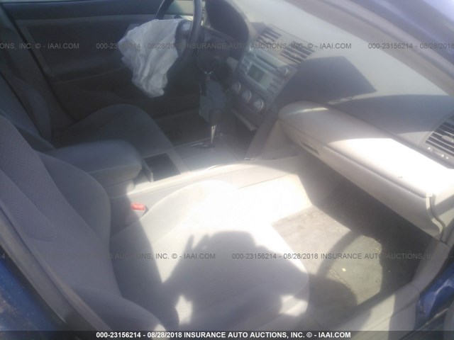 4T4BF3EK9AR083202 - 2010 TOYOTA CAMRY SE/LE/XLE 蓝色 照片 5