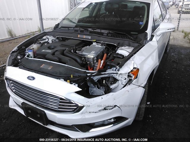 3FA6P0RU8HR187940 - 2017 FORD FUSION TITANIUM HEV WHITE photo 2