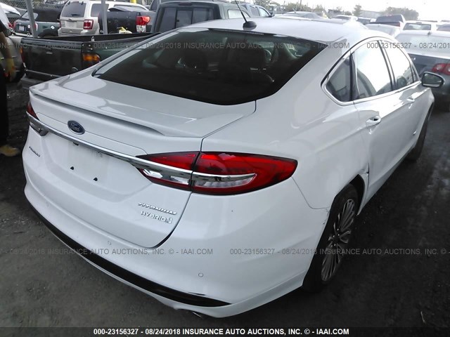 3FA6P0RU8HR187940 - 2017 FORD FUSION TITANIUM HEV WHITE photo 4