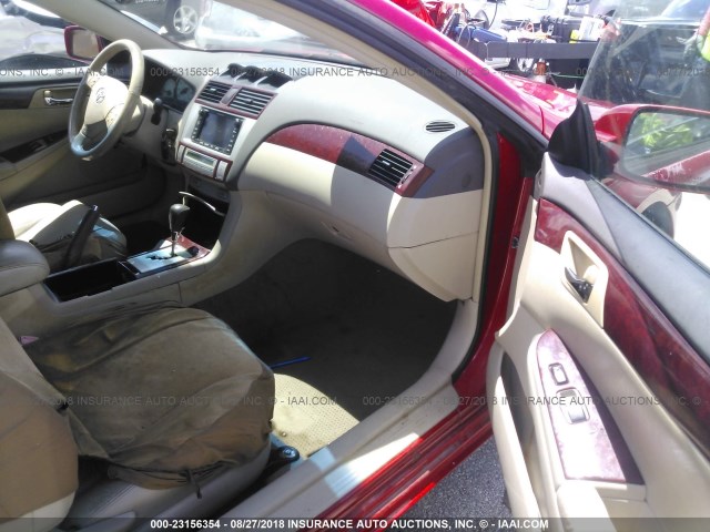 4T1FA38P55U046915 - 2005 TOYOTA CAMRY SOLARA SE/SLE RED photo 5