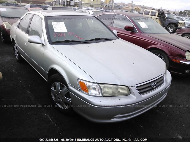 JT2BG22K3Y0469618 - 2000 TOYOTA CAMRY CE/LE/XLE 银色 照片 1