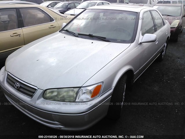 JT2BG22K3Y0469618 - 2000 TOYOTA CAMRY CE/LE/XLE 银色 照片 2