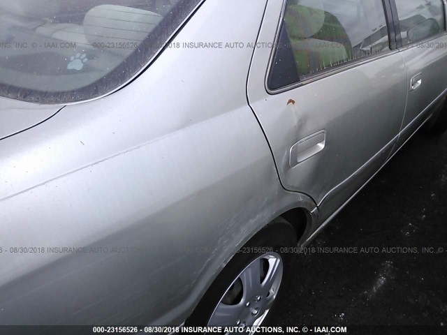 JT2BG22K3Y0469618 - 2000 TOYOTA CAMRY CE/LE/XLE SILVER photo 6