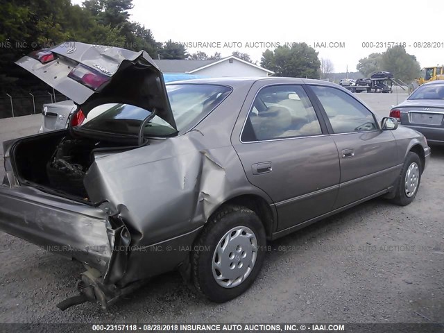 4T1BG22K5XU548895 - 1999 TOYOTA CAMRY CE/LE/XLE 棕色 照片 4