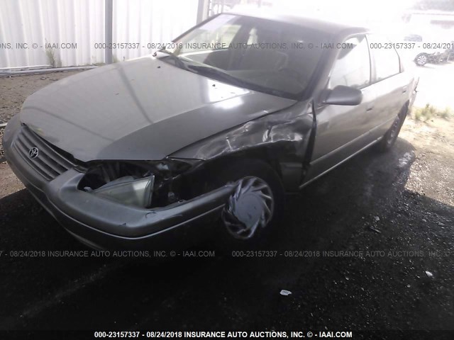 JT2BG22K3W0214500 - 1998 TOYOTA CAMRY CE/LE/XLE 米色 照片 2