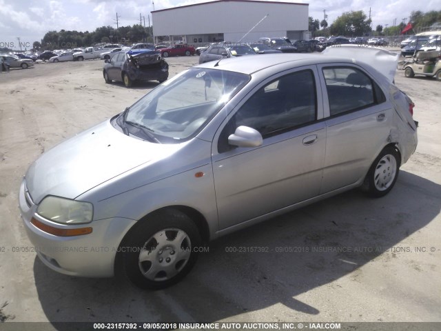 KL1TD52674B143870 - 2004 CHEVROLET AVEO SILVER photo 2