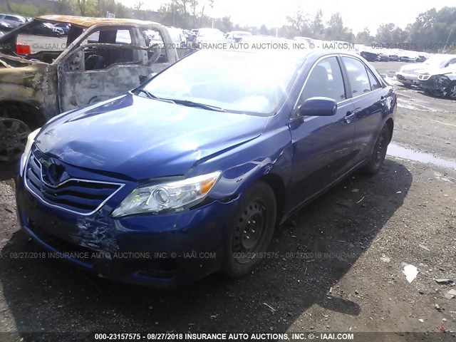 4T1BF3EK0AU509899 - 2010 TOYOTA CAMRY SE/LE/XLE BLUE photo 2
