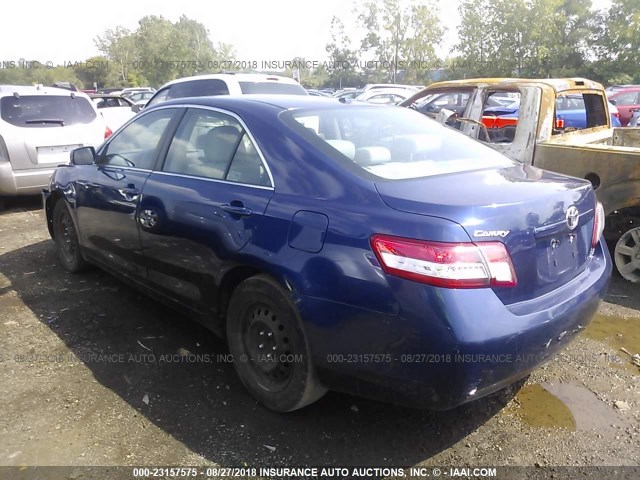 4T1BF3EK0AU509899 - 2010 TOYOTA CAMRY SE/LE/XLE BLUE photo 3