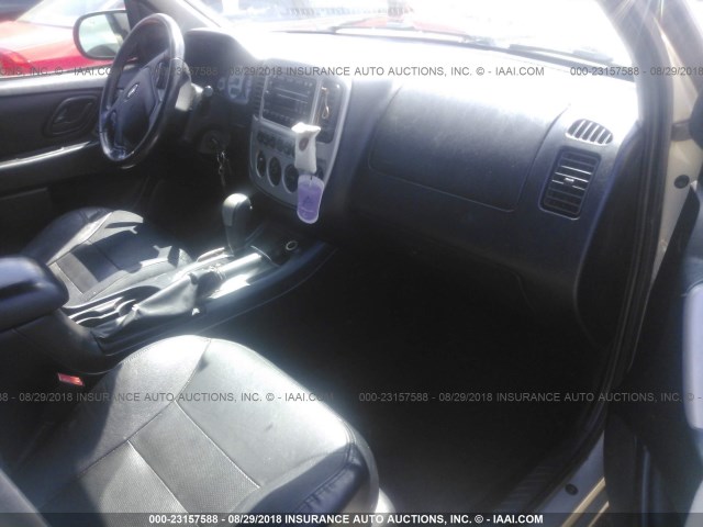 1FMCU94145KD74630 - 2005 FORD ESCAPE LIMITED GRAY photo 5