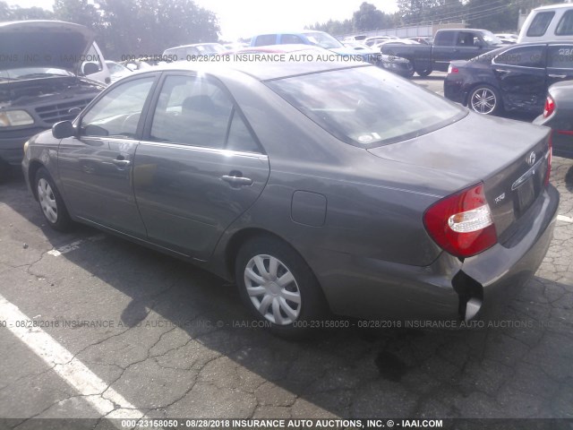 JTDBE32K130180247 - 2003 TOYOTA CAMRY LE/XLE 灰色 照片 3