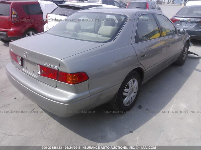 JT2BG22K810606106 - 2001 TOYOTA CAMRY CE/LE/XLE 棕色 照片 4