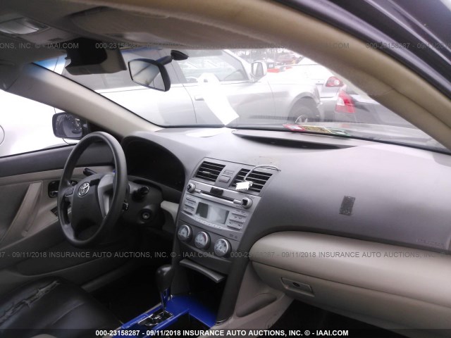 4T1BF3EK0AU543566 - 2010 TOYOTA CAMRY SE/LE/XLE BLACK photo 5