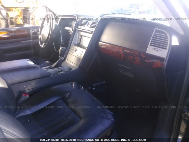 5LMFU27R33LJ30364 - 2003 LINCOLN NAVIGATOR Noir photo 5