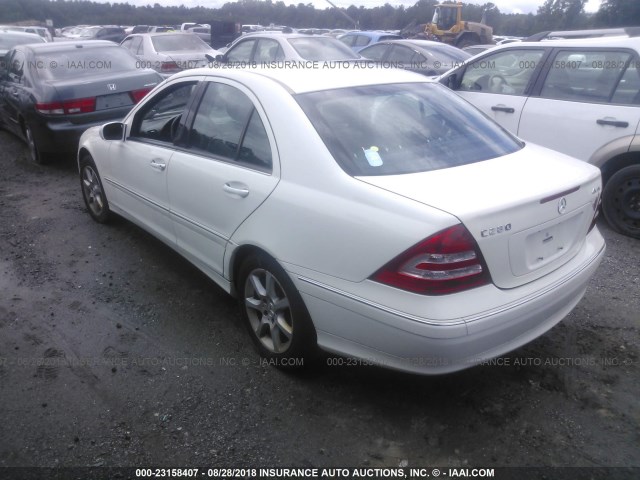 WDBRF92H57F865033 - 2007 MERCEDES-BENZ C 280 4MATIC WHITE photo 3