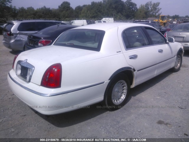 1LNFM81W8WY692742 - 1998 LINCOLN TOWN CAR EXECUTIVE WHITE photo 4