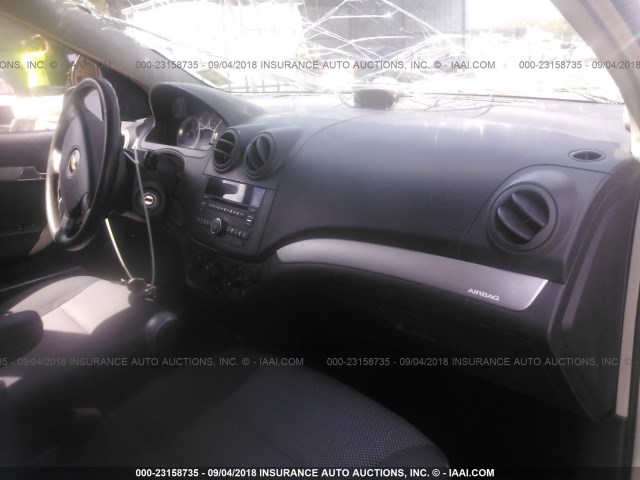 KL1TD5DE6BB196853 - 2011 CHEVROLET AVEO LS/LT Gümüş foto 5