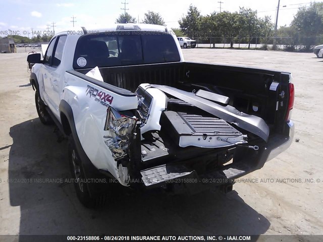 5TFCZ5ANXHX087273 - 2017 TOYOTA TACOMA DBL CAB/SR/TRDSPT/OR/PRO თეთრი ფოტო 3
