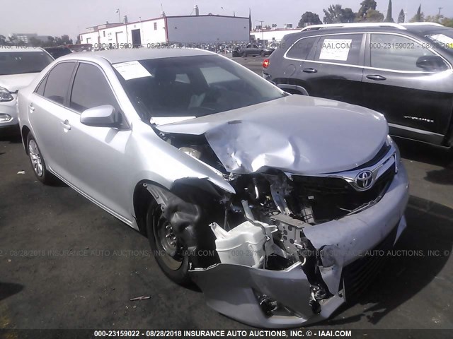 4T1BF1FKXCU121939 - 2012 TOYOTA CAMRY SE/LE/XLE 银色 照片 1