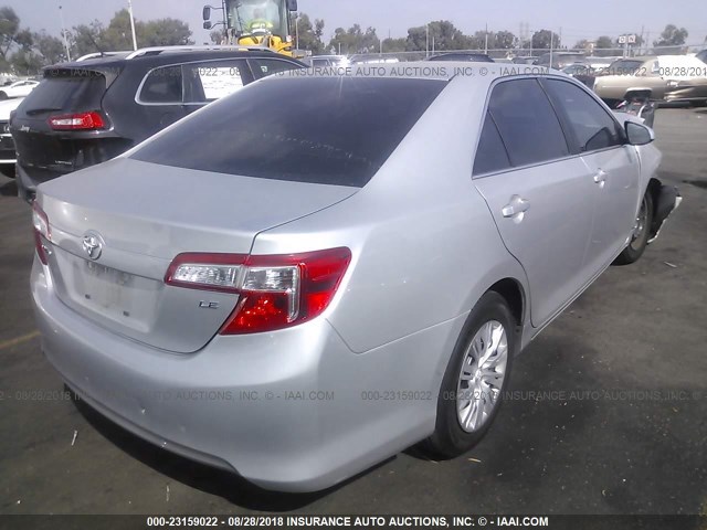 4T1BF1FKXCU121939 - 2012 TOYOTA CAMRY SE/LE/XLE 银色 照片 4