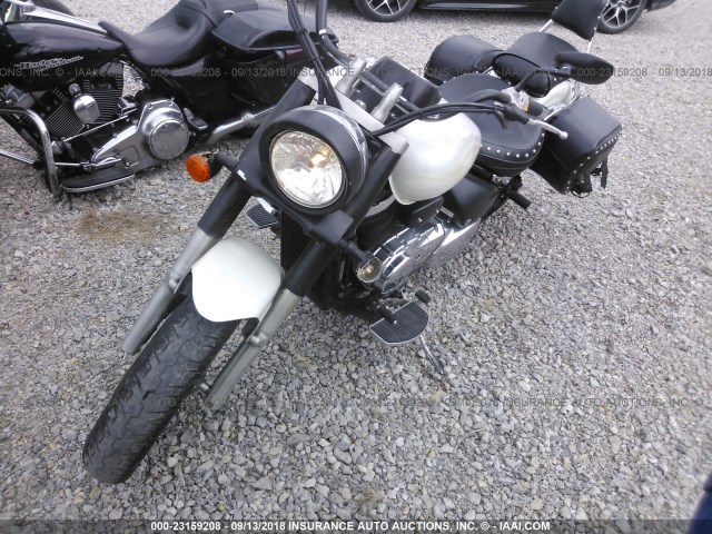 JS1VS55AX62119051 - 2006 SUZUKI C50 WHITE photo 2