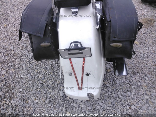 JS1VS55AX62119051 - 2006 SUZUKI C50 WHITE photo 6