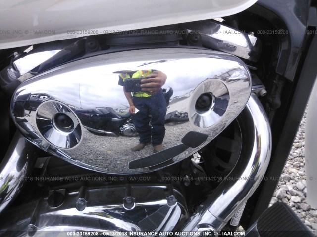 JS1VS55AX62119051 - 2006 SUZUKI C50 WHITE photo 8