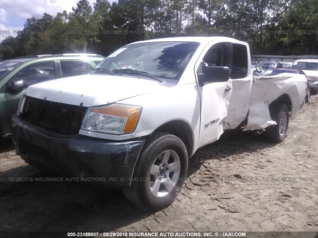 1N6BA06CX8N307842 - 2008 NISSAN TITAN XE/SE/LE/PRO-4X WHITE photo 2