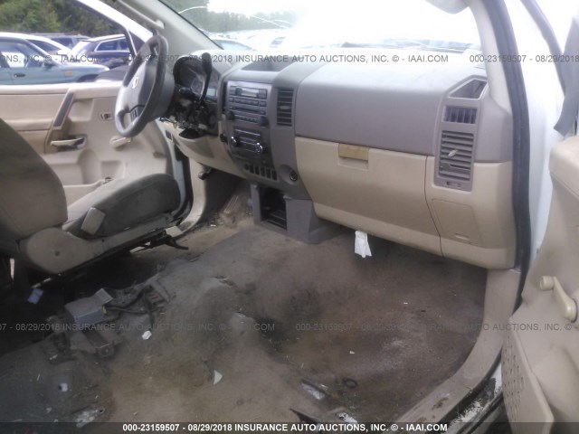 1N6BA06CX8N307842 - 2008 NISSAN TITAN XE/SE/LE/PRO-4X WHITE photo 5