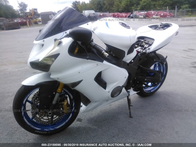 JKBZXJC105A019734 - 2005 KAWASAKI ZX636 C1 WHITE photo 2