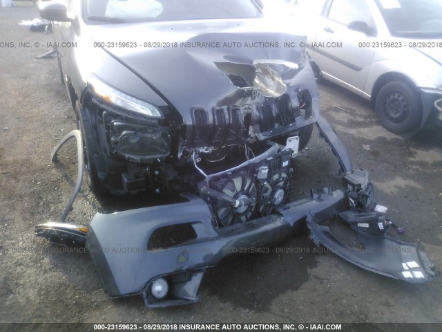 1C4PJLCXXJD528192 - 2018 JEEP CHEROKEE LATITUDE Szary zdjęcie 6