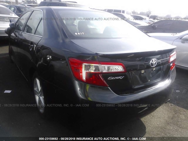 4T1BF1FK7EU302208 - 2014 TOYOTA CAMRY L/SE/LE/XLE Qara foto 3