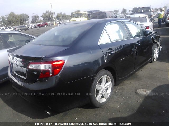 4T1BF1FK7EU302208 - 2014 TOYOTA CAMRY L/SE/LE/XLE Qara foto 4