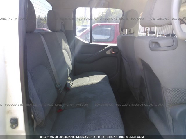 1N6AD07W09C427514 - 2009 NISSAN FRONTIER CREW CAB SE/LE/NISMO WHITE photo 8