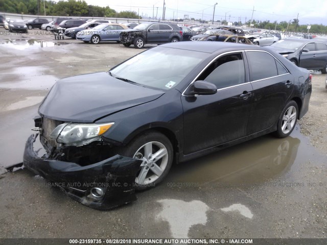 4T1BF1FK5CU521939 - 2012 TOYOTA CAMRY SE/LE/XLE მუქი ლურჯი ფოტო 2